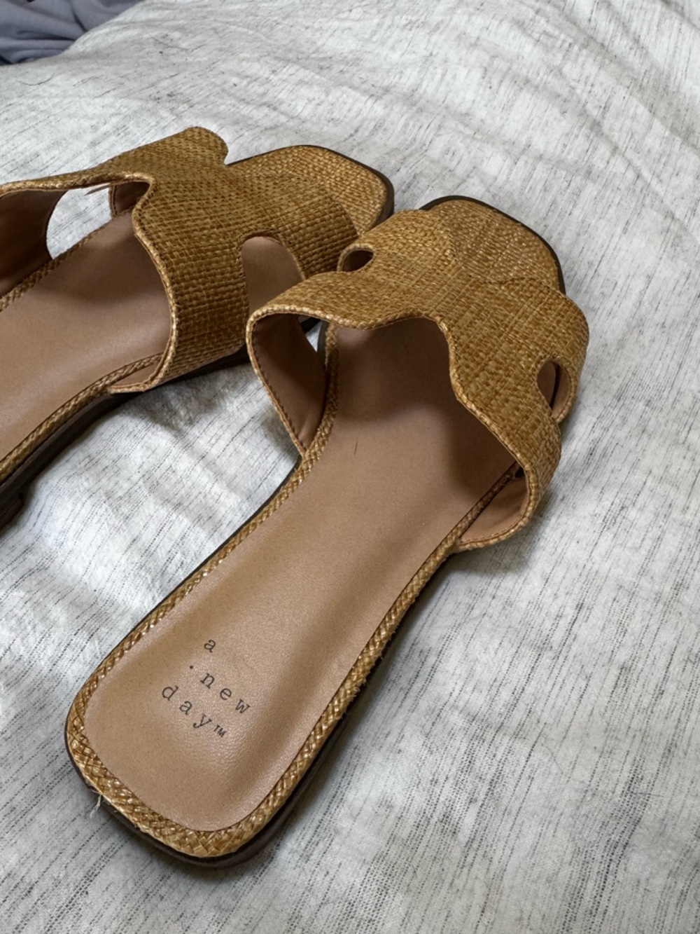 Woven Slide Sandals - Picture 4 of 8